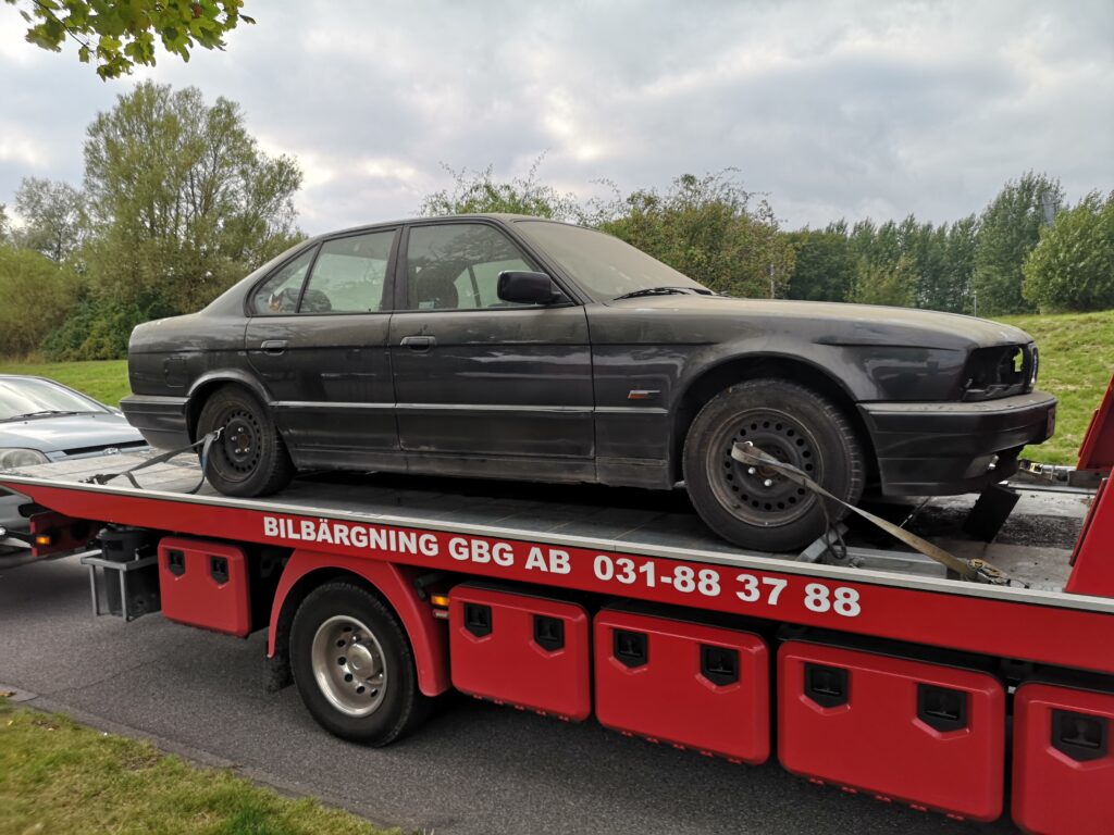 Leta efter fjäderben till BMW i Kållered på bilskrot