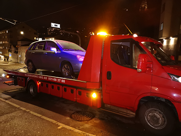 Kylare från bilskrot till Seat på Orust räddar den gamla bilen