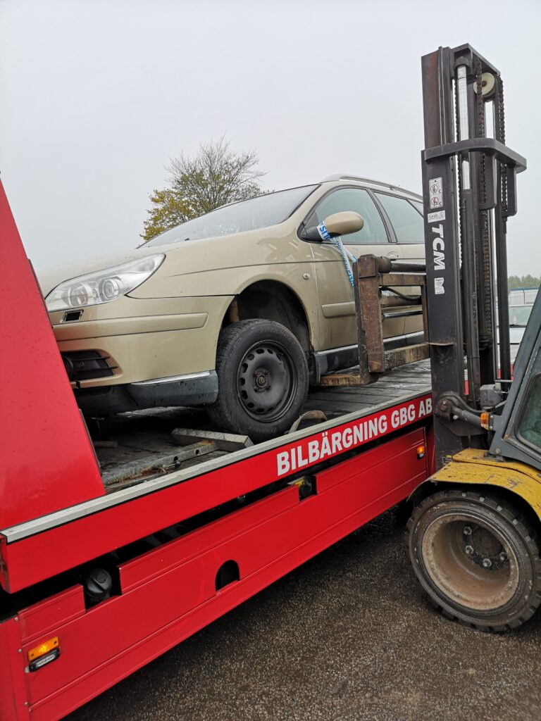 Bilskrot har säkringsdosa till Ford i Trollhättan - finns online