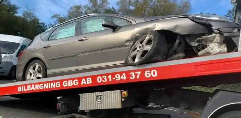 skrota bilen Uddevalla hämtning skrotbil